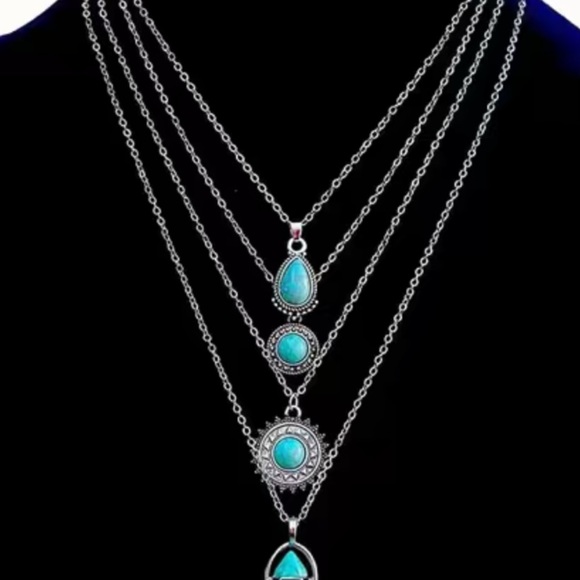 Cute 4 pc Women's Necklace - Picture 3 of 10